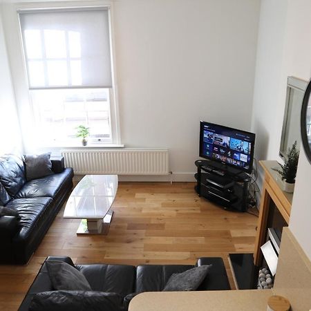 Letting Serviced Apartments - Guards View, Windsor Exterior foto