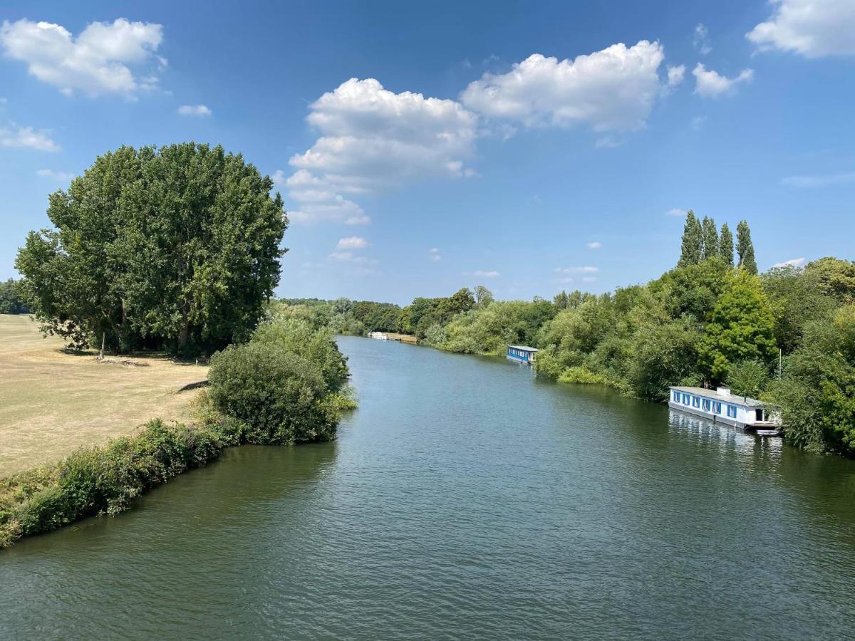 Letting Serviced Apartments - Guards View, Windsor Exterior foto