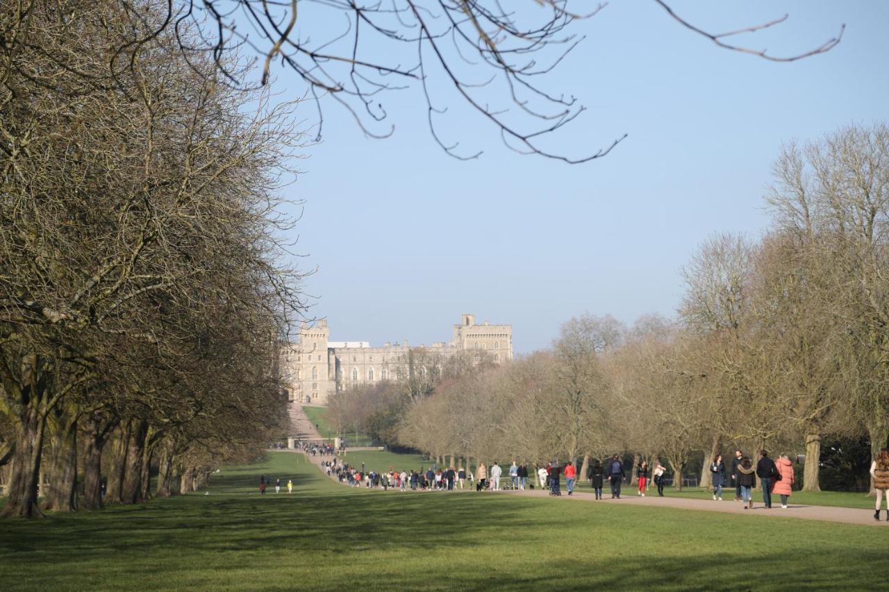 Letting Serviced Apartments - Guards View, Windsor Exterior foto
